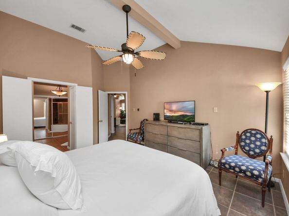 15 Lakeridge Drive, The Woodlands TX 77381
