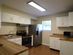 12978 Trail Hollow Drive 2978, Houston TX 77079