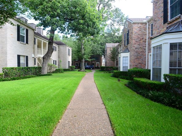 12978 Trail Hollow Drive 2978, Houston TX 77079