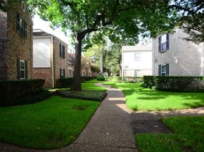 12978 Trail Hollow Drive 2978, Houston TX 77079