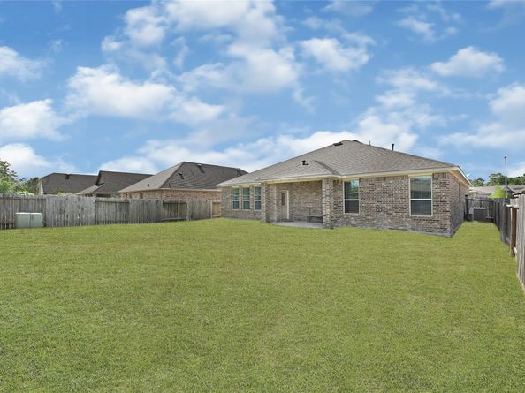 8318 Erasmus Landing Court, Houston TX 77044