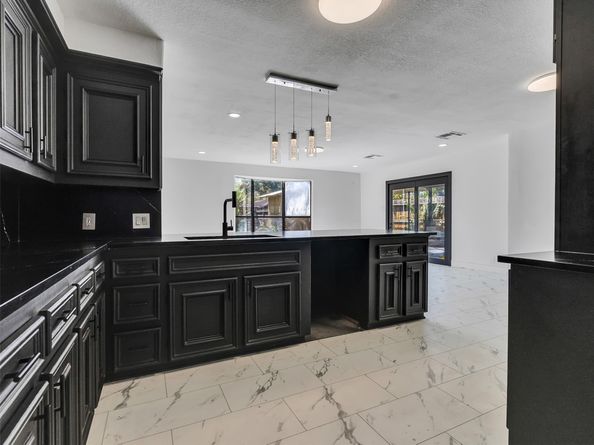 261 W Spreading Oak Drive, Houston TX 77076