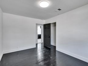 261 W Spreading Oak Drive, Houston TX 77076