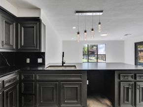 261 W Spreading Oak Drive, Houston TX 77076