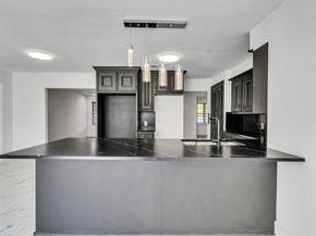 261 W Spreading Oak Drive, Houston TX 77076