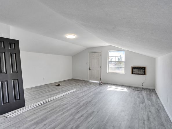 261 W Spreading Oak Drive, Houston TX 77076