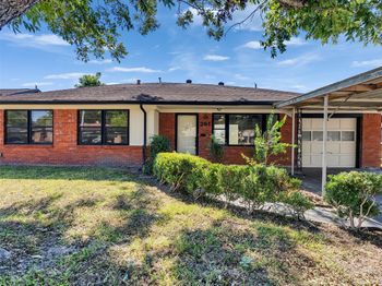 261 W Spreading Oak Drive