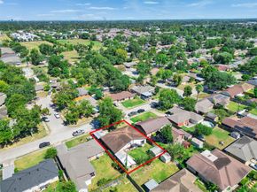 261 W Spreading Oak Drive, Houston TX 77076