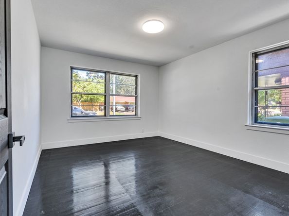 261 W Spreading Oak Drive, Houston TX 77076