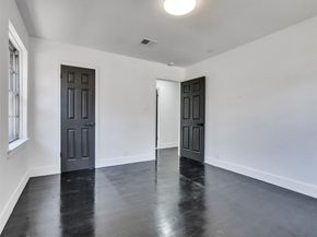 261 W Spreading Oak Drive, Houston TX 77076