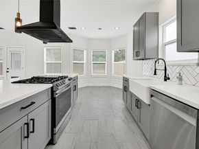 7903 James Franklin Street, Houston TX 77088