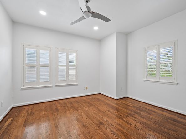 588 Bomar Street, Houston TX 77006