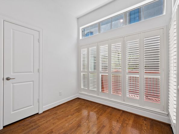 588 Bomar Street, Houston TX 77006
