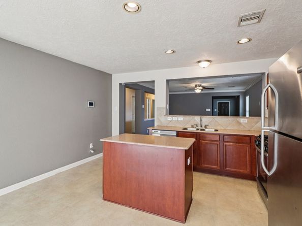 2666 Skyview Knoll Court, Houston TX 77047