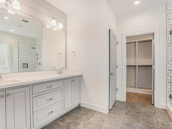 9209 Noel Street, Houston TX 77033