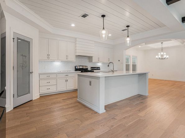 9209 Noel Street, Houston TX 77033