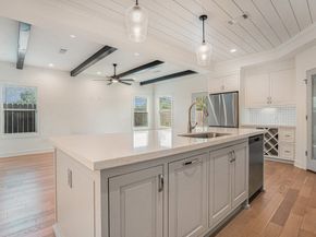 9209 Noel Street, Houston TX 77033