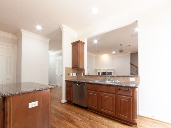 3206 Holly Thicket Drive, Houston TX 77042