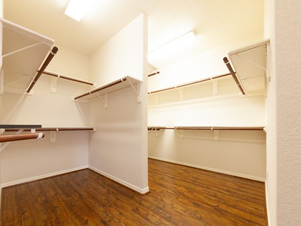 3206 Holly Thicket Drive, Houston TX 77042