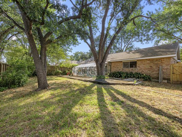 13806 Wickersham Lane, Houston TX 77077