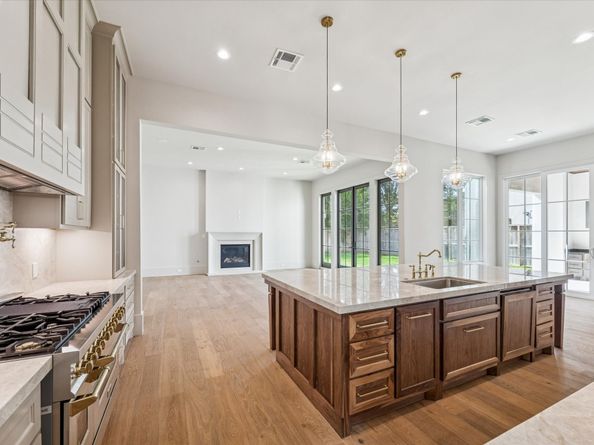 7203 Tickner Street, Houston TX 77055