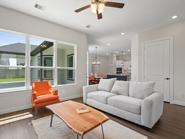 1206 Hidden Oaks Dr, Tomball TX 77375