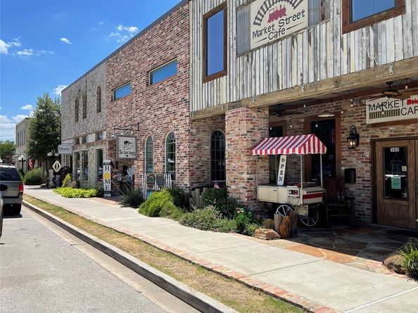 1206 Hidden Oaks Dr, Tomball TX 77375