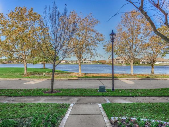 222 Breezy Way, The Woodlands TX 77380