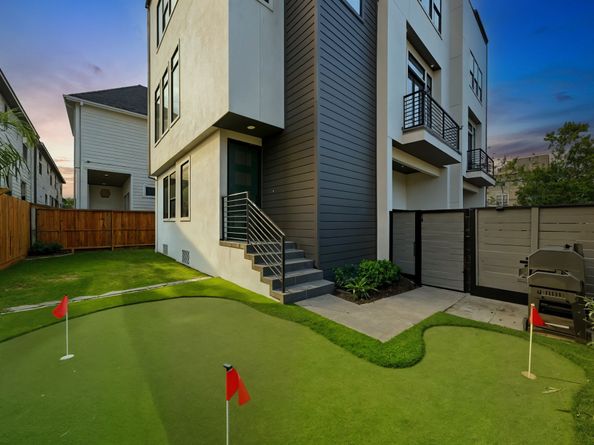 1436 W 24th Street, Houston TX 77008
