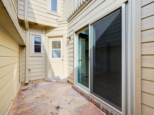 902 Memorial Village Drive, Houston TX 77024