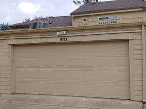 902 Memorial Village Drive, Houston TX 77024