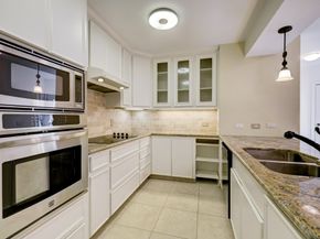 902 Memorial Village Drive, Houston TX 77024