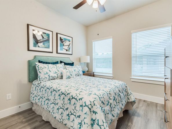 7713 Rainbow Close Lane, Houston TX 77055