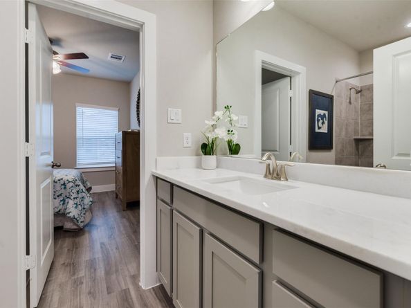 7713 Rainbow Close Lane, Houston TX 77055