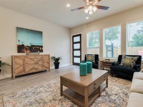 7713 Rainbow Close Lane, Houston TX 77055