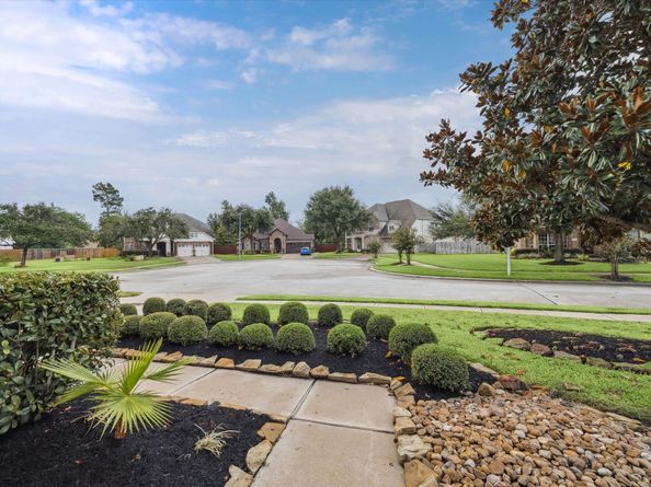 13815 Lake Livingston Drive, Houston TX 77044