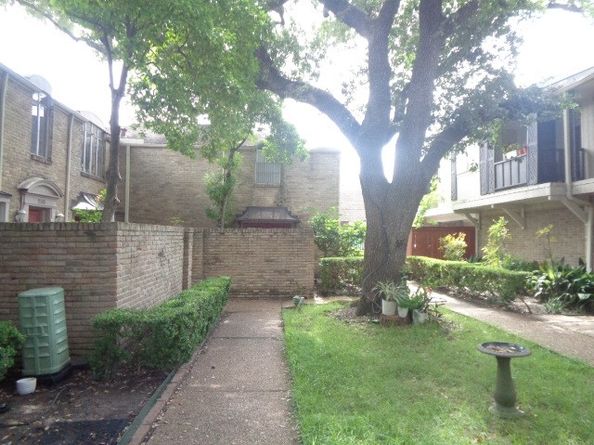 2585 Marilee Lane 2, Houston TX 77057