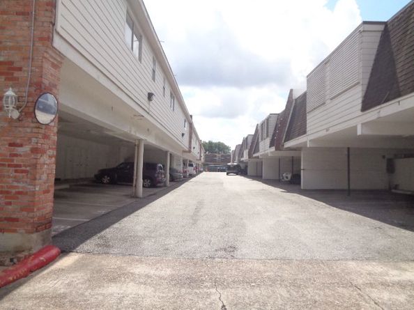 2585 Marilee Lane 2, Houston TX 77057