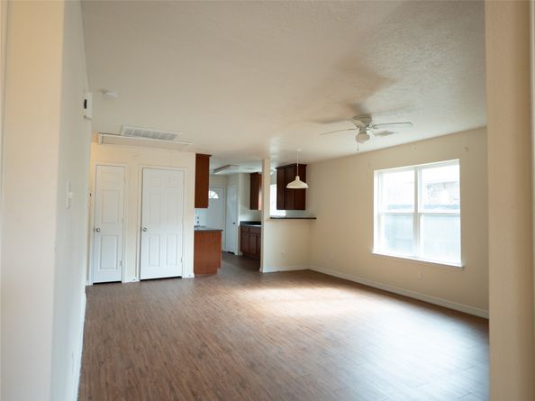 8814 Shady Vista Ln Lane, Houston TX 77028
