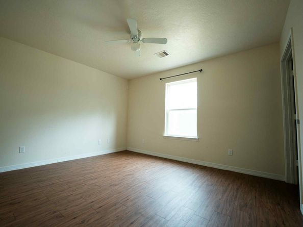 8814 Shady Vista Ln Lane, Houston TX 77028