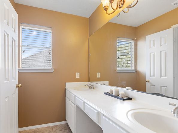 12422 Glenleigh Drive, Houston TX 77014