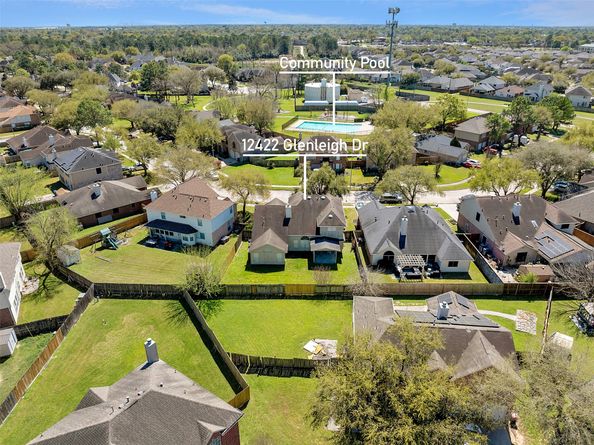 12422 Glenleigh Drive, Houston TX 77014