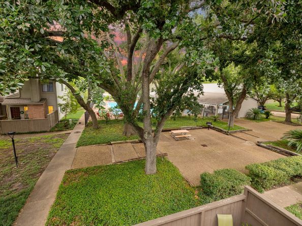 1608 Prairie Mark Lane, Houston TX 77077