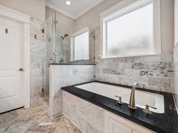 1431 W 25th Street, Houston TX 77008