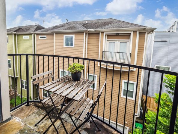 1431 W 25th Street, Houston TX 77008