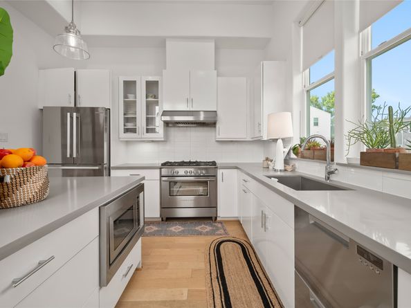 1609 Hickory Street, Houston TX 77007