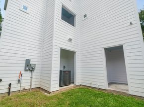 867 E Lonnie Lane, Houston TX 77091