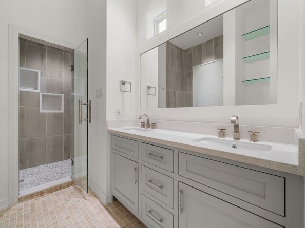 867 E Lonnie Lane, Houston TX 77091