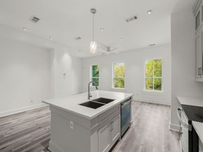 867 E Lonnie Lane, Houston TX 77091