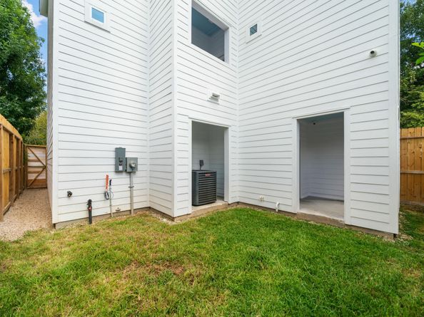 867 E Lonnie Lane, Houston TX 77091